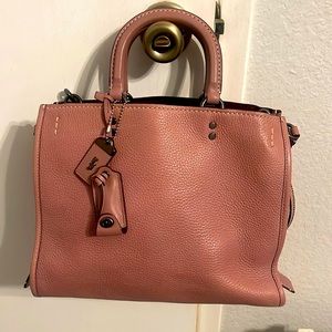 Coach rogue in dusty rose 30